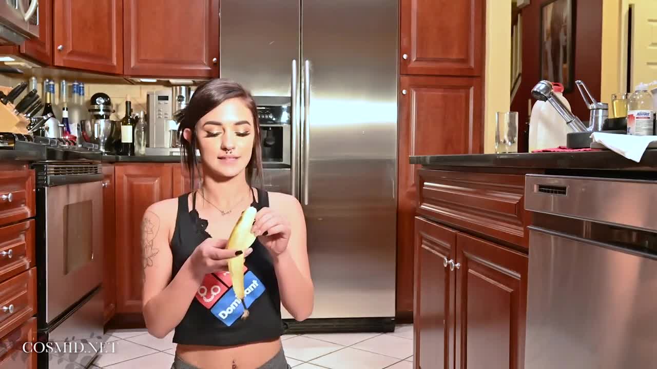 Cosmid Caroline Moore WRB - Porn video | ePornXXX