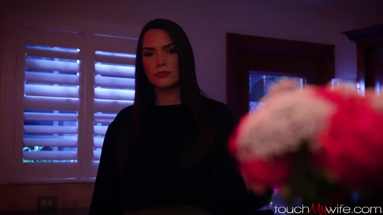 TouchMyWife Ivy Ireland A Valentines Day Trail Of Temptation PP - Porn video | ePornXXX