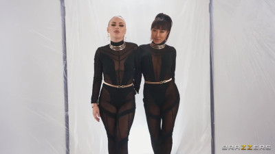 HotAndMean Anna Claire Clouds And Nicole Doshi WRB