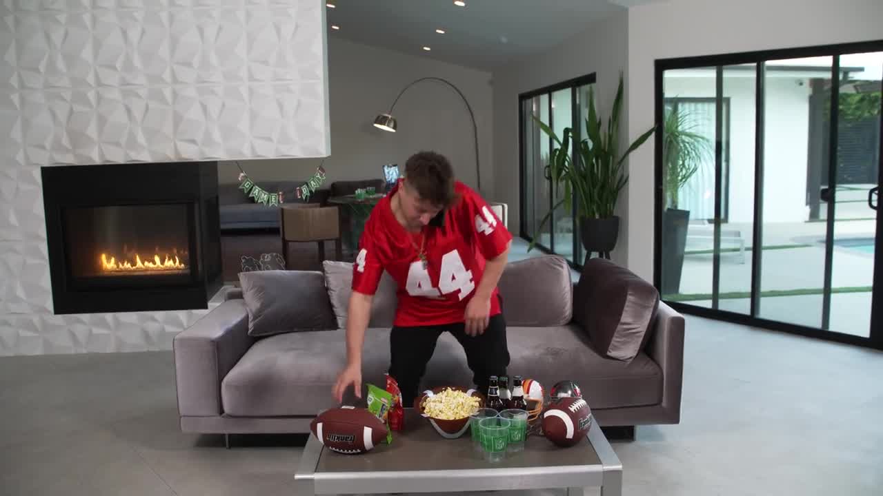 LoveHerFeet Kitana Montana Foot Fetish Touchdown PP - Porn video | ePornXXX