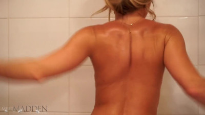 MeetMadden Bare Back Blonde Curls LEWD