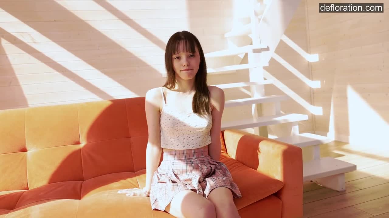 Defloration Chloe Minou WRB - Porn video | ePornXXX