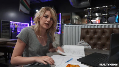 RKPrime Dez Hansen Pizza Shop Study Break WRB