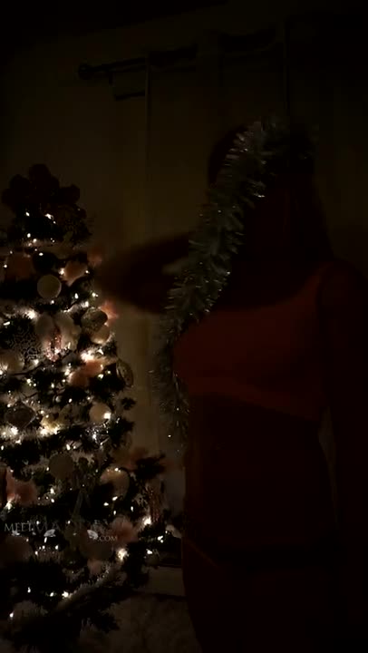 MeetMadden Trees Up VERTiCAL LEWD - Porn video | ePornXXX