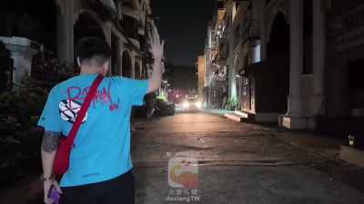 ElephantMedia DT Thai female taxi driver has a penis