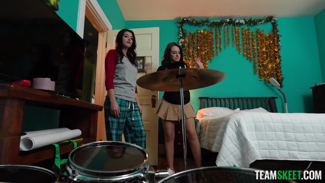 StepSiblings Aubree Valentine And Gal Ritchie WRB - Porn video | ePornXXX