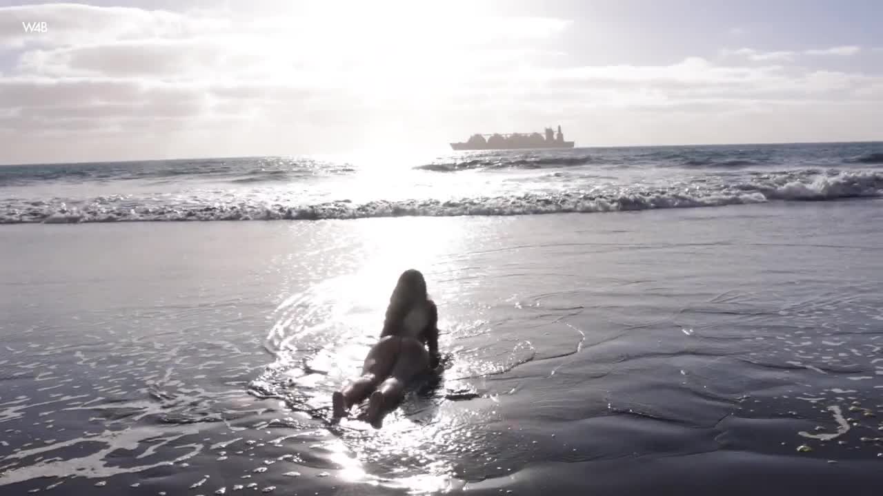 WatchBeauty Sky Moon Sunset With Happiness Backstage WRB - Porn video | ePornXXX