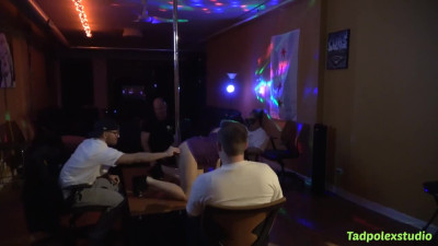 TadpolexStudio Vivian Lang In A Strip Club Gangbang FETiSH