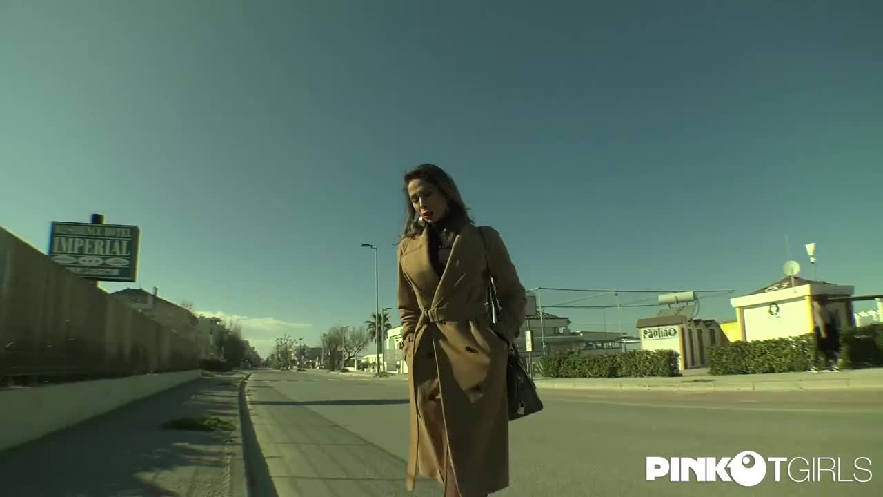 PinkoTGirls Bianca Hills Buggers A Guy And His Friend Narcos - Porn video | ePornXXX