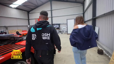 OnlyFans Lily Phillips Gets A FakeTruck GangBang PP