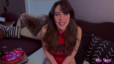 ManyVids Ellie Skyes Trick Or Treat With Mommy PP