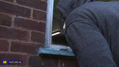 MatureNL Stacey Saran Officer And The Perp PP