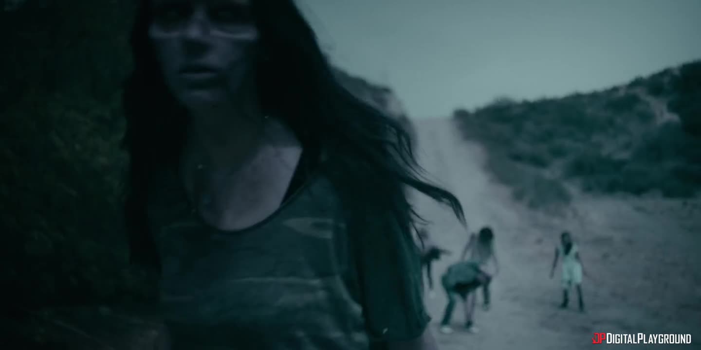 DigitalPlayground Anna Claire Clouds And Roxie Sinner Raw Episode WRB - Porn video | ePornXXX