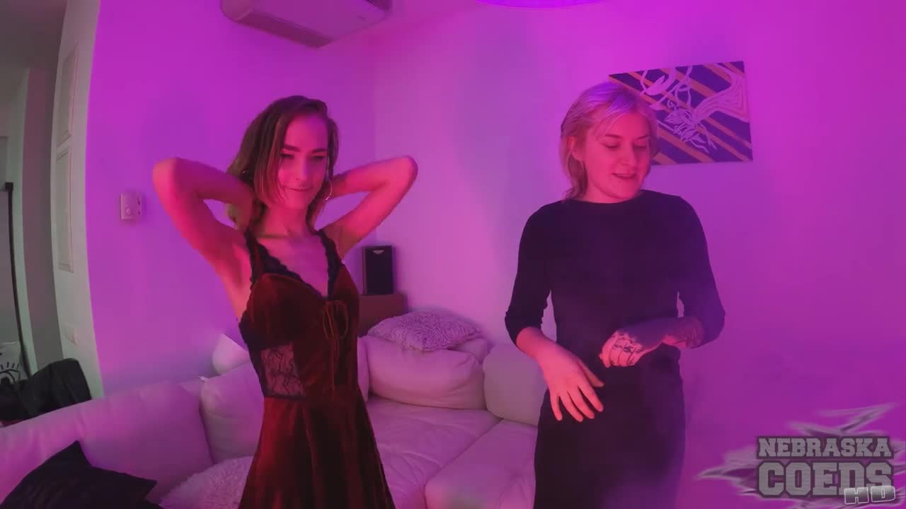 NebraskaCoeds Brille And Poppy WRB - Porn video | ePornXXX