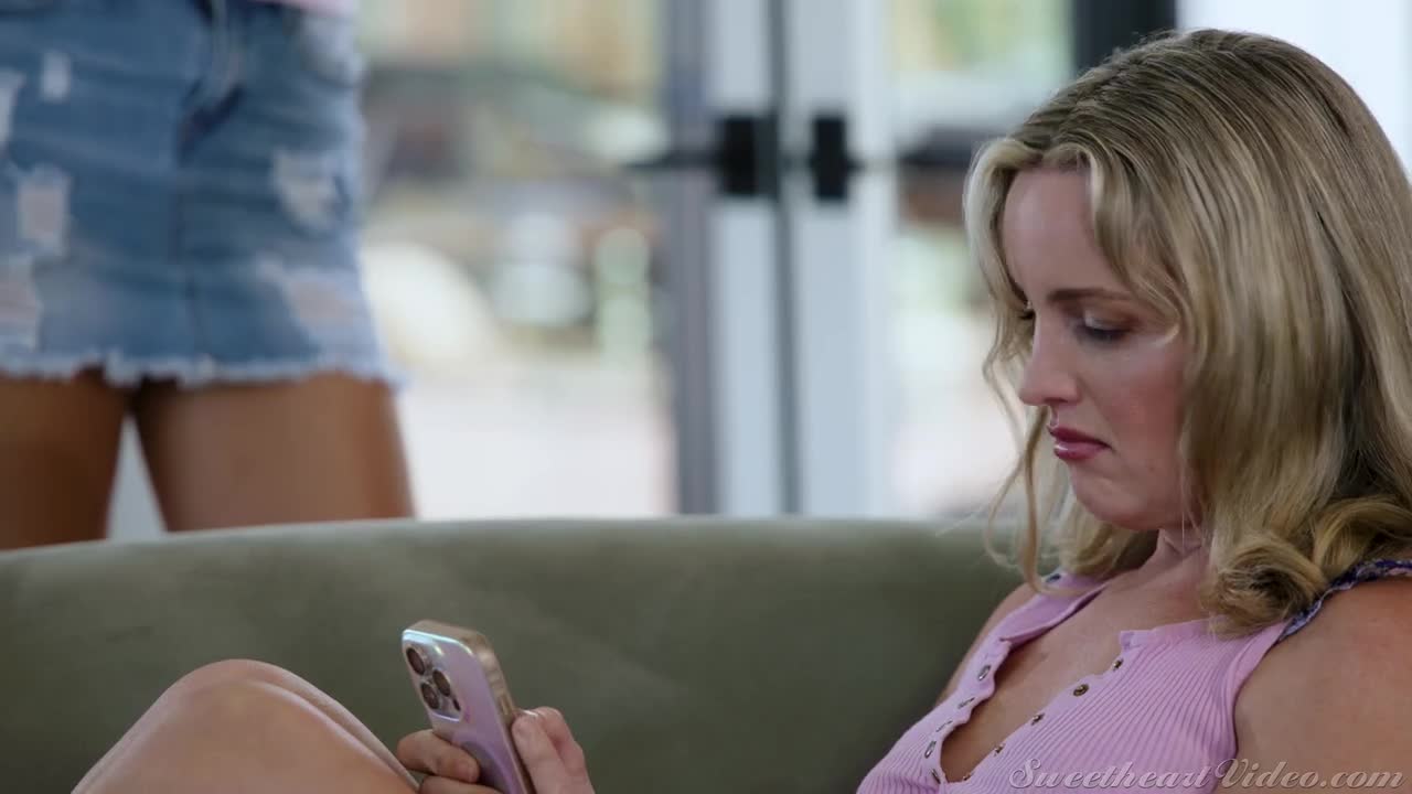 SweetheartVideo Gizelle Blanco And Charlie Forde Homebody Lesbians WRB - Porn video | ePornXXX