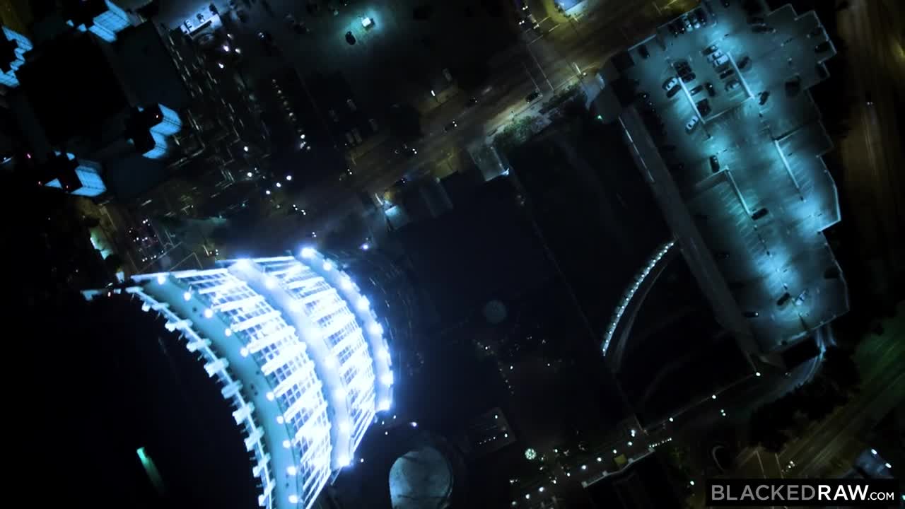 BlackedRaw Ainslee Stacked MILF Gets A Special BBC Surprise PP - Porn video | ePornXXX