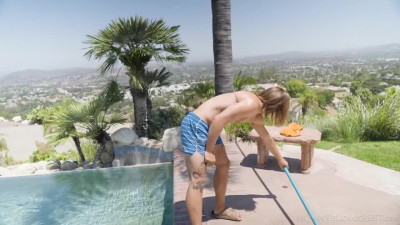 MommyBlowsBest Anissa Kate WRB