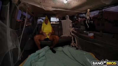 BangBus Mads Flores