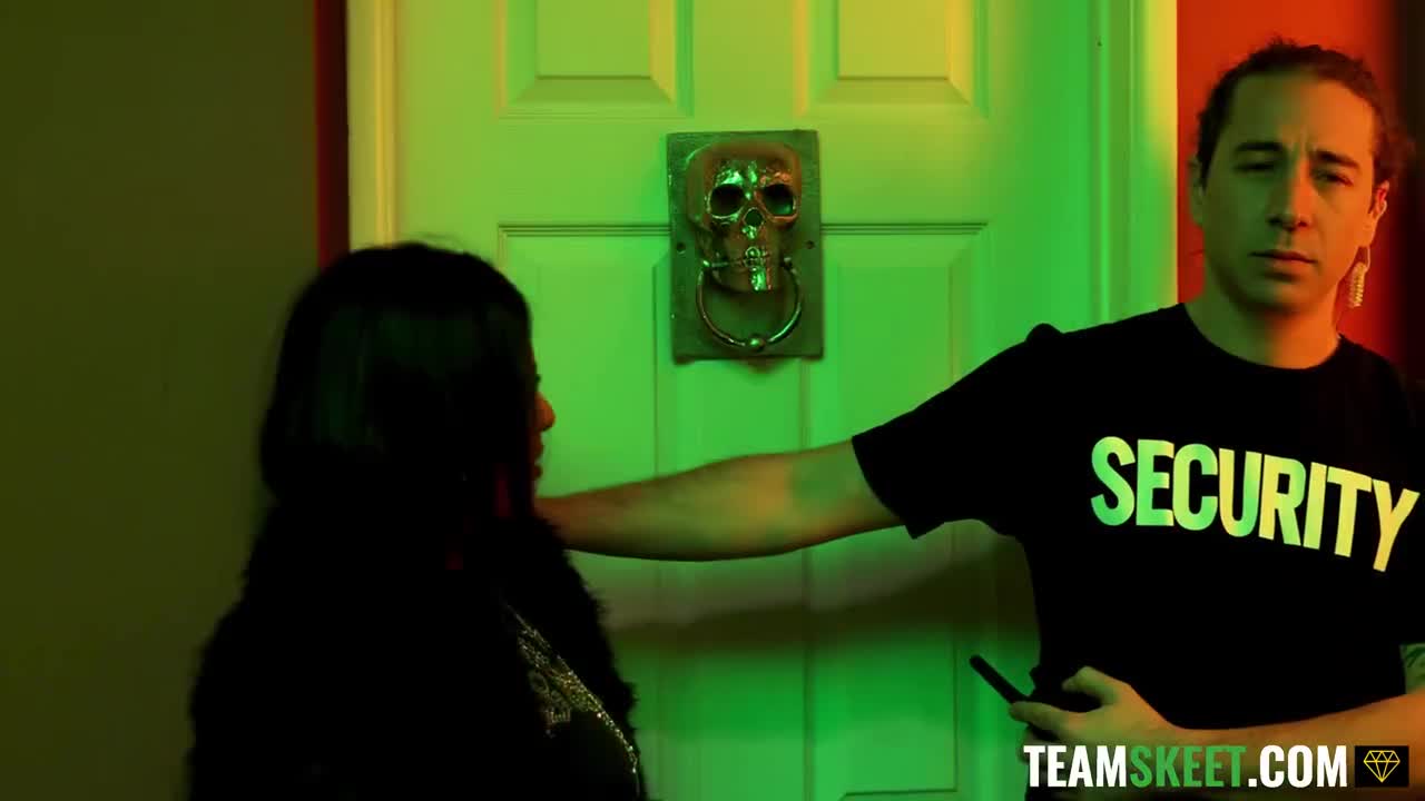 BreedingMaterial Reyna Belle Bred To Rock N Roll WRB - Porn video | ePornXXX