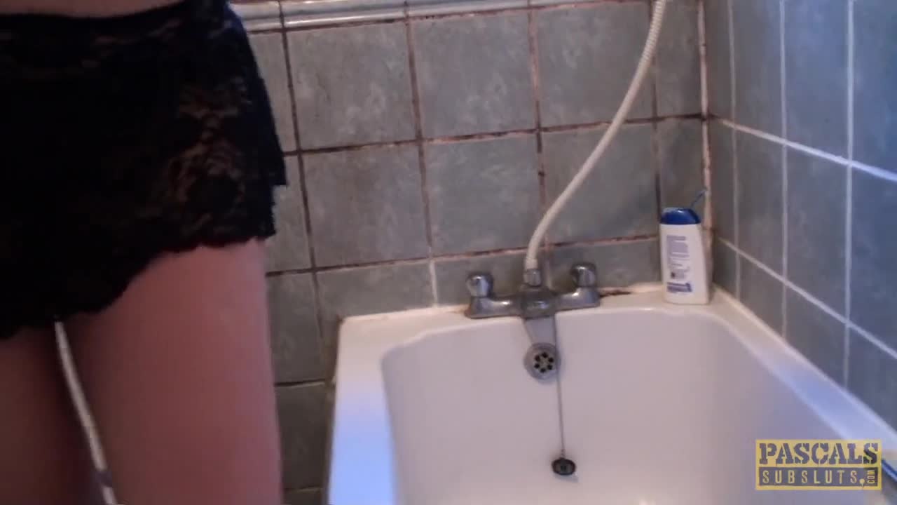 PascalsSubSluts JakkiLouise Takes A Tiddle Solo GAPFiLL - Porn video | ePornXXX