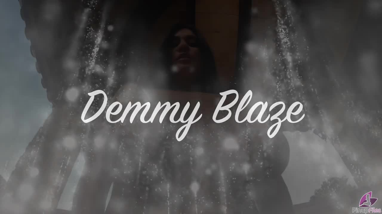 PinupFiles Demmy Blaze White Pearl Lap Dance Narcos - Porn video | ePornXXX