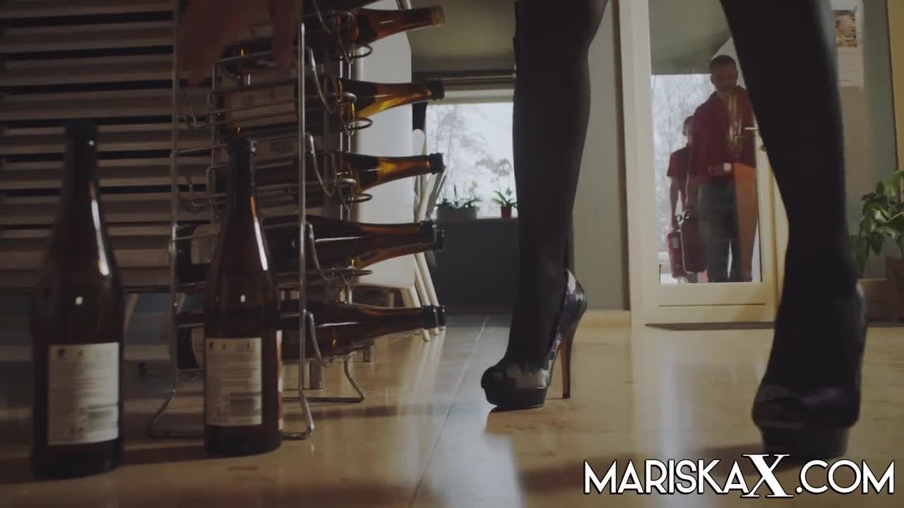 MariskaX Sahara Knite Special Delivery LEWD - Porn video | ePornXXX