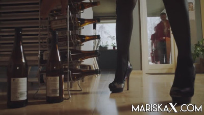 MariskaX Sahara Knite Special Delivery LEWD