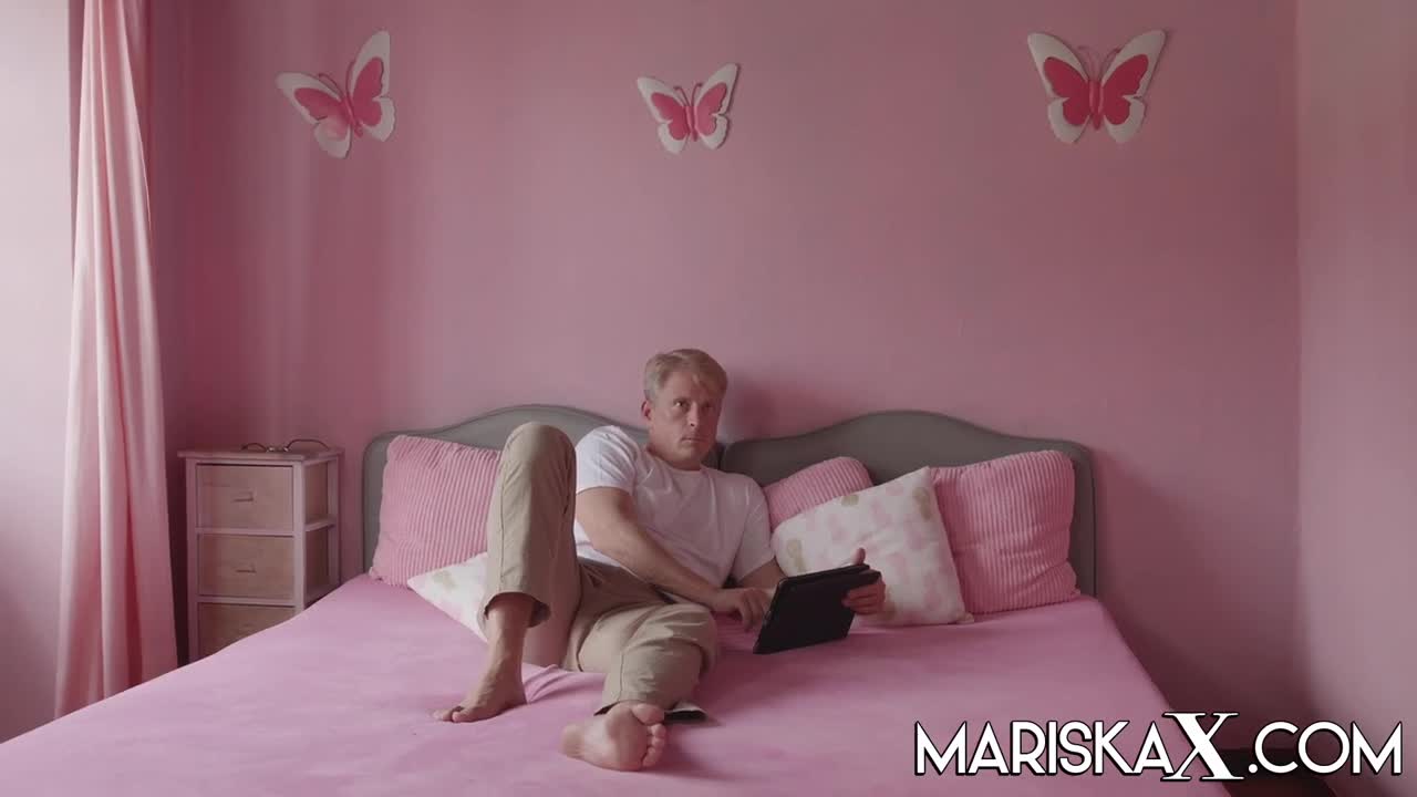 MariskaX Sahara Knite Is Fucked By Her Boyfriend LEWD - Porn video | ePornXXX