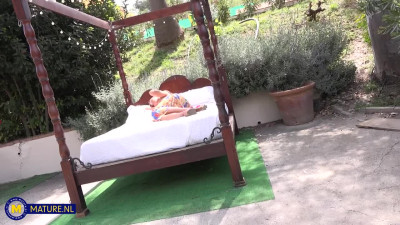 MatureNL Lynna Nilsson Milf Seducing The Gardner PP