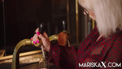 MariskaX Hete Tina Gets Caught Fucking In A Bar LEWD
