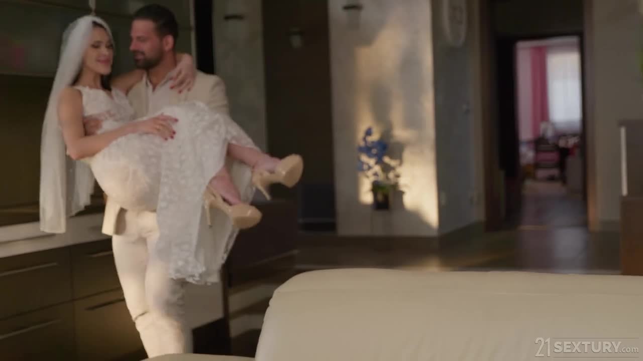 AssholeFever Alyssa Bounty Sng It For Their Wedding Night VSEX - Porn video | ePornXXX