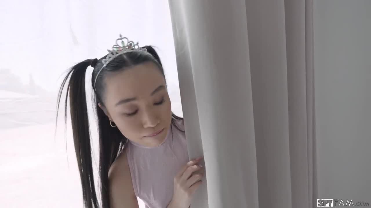 SpyFam London Lee Sneaky Stepdaughter Caught WRB - Porn video | ePornXXX