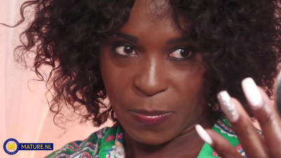 MatureNL Naomi Teasing Black Milf PP