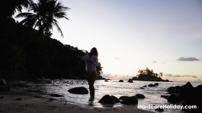 HardcoreHoliday Candice Demellza Beachside Tease WRB