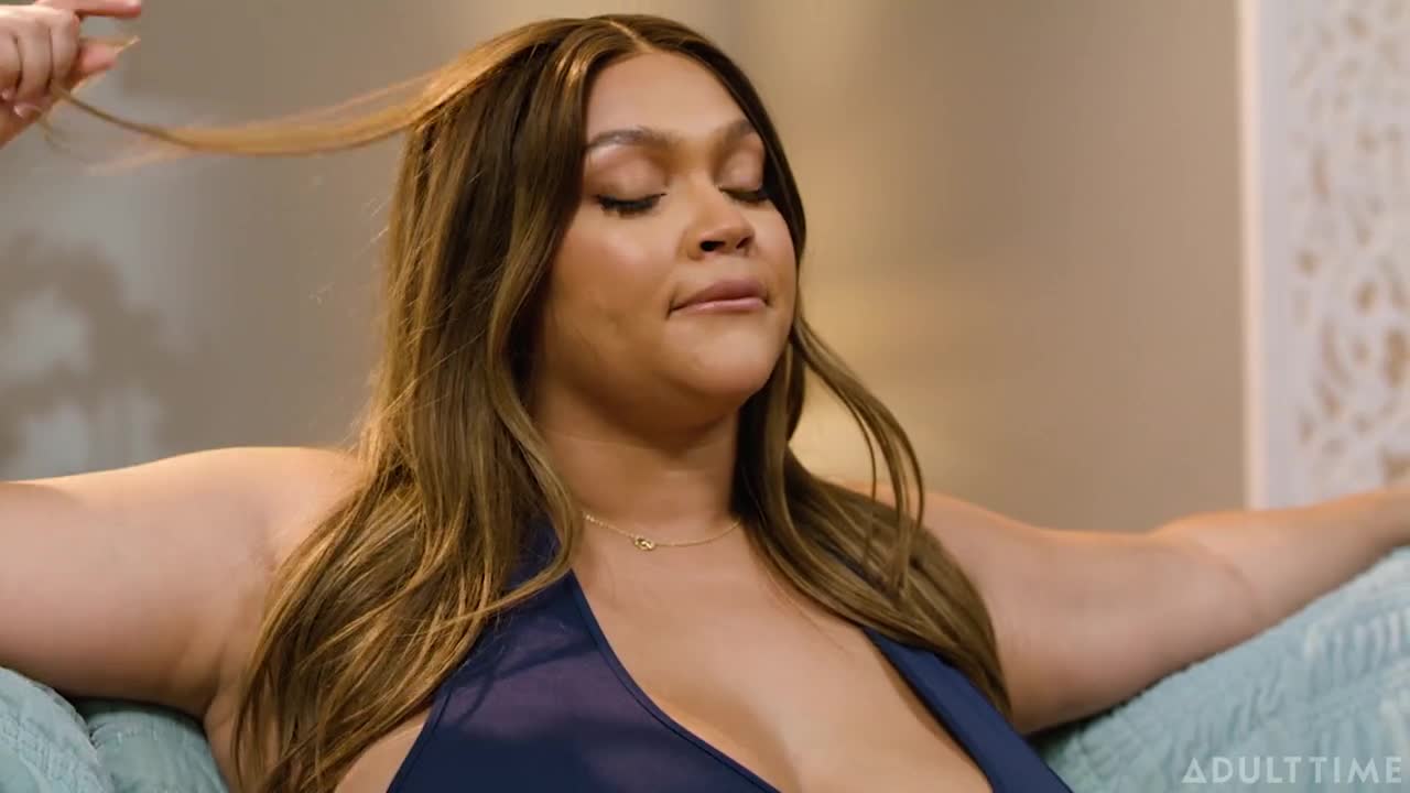 CaughtFapping Siri Dahl Ashlyn Peaks Caught Her Eye VSEX - Porn video | ePornXXX